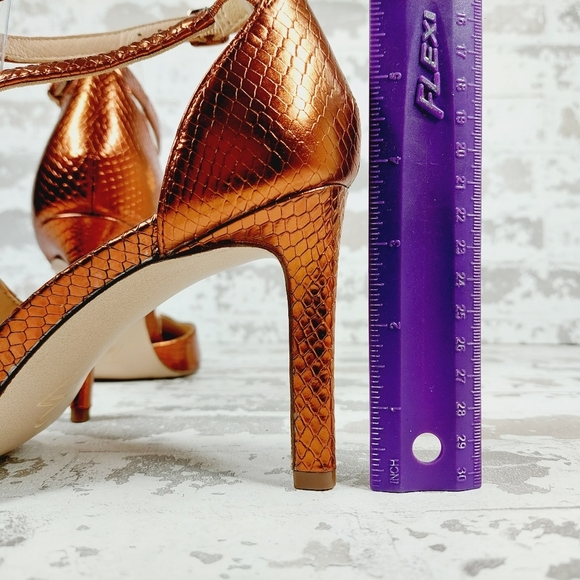 New 27 Edit Abilyn Naturalizer Brown Leather Ankle Strap Pointed Toe Pump B494 - Picture 9 of 15